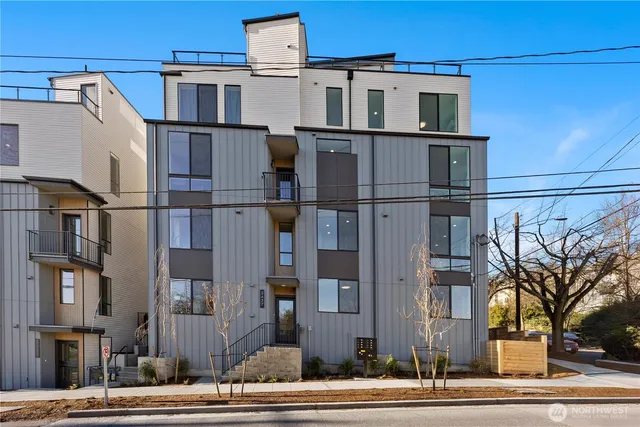 $1,120,000 | 953 North 35th Street, Seattle, WA 98103