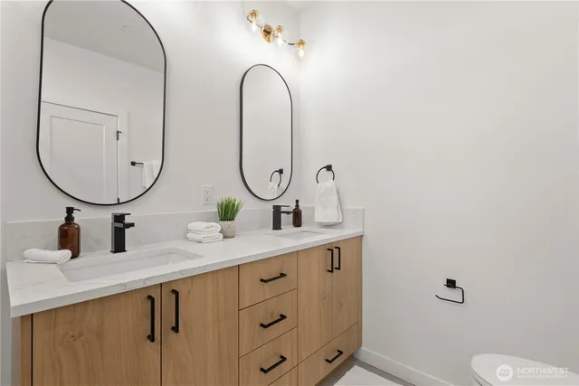 $1,120,000 | 953 North 35th Street, Seattle, WA 98103