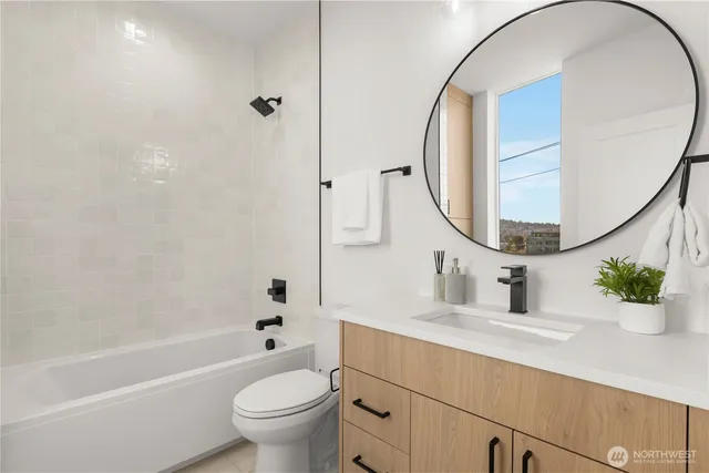 $1,120,000 | 953 North 35th Street, Seattle, WA 98103