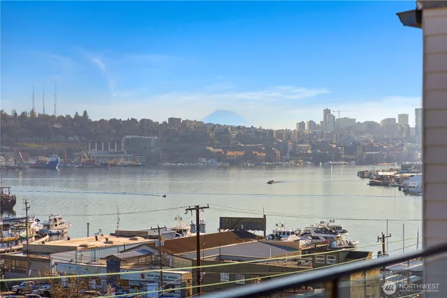 $1,120,000 | 953 North 35th Street, Seattle, WA 98103