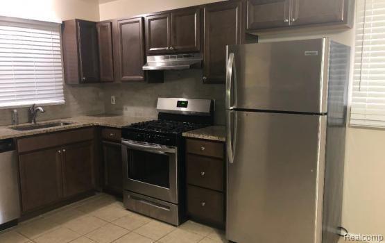 2165 Rochester Road Troy, MI 48083 - Photo 3 of 17