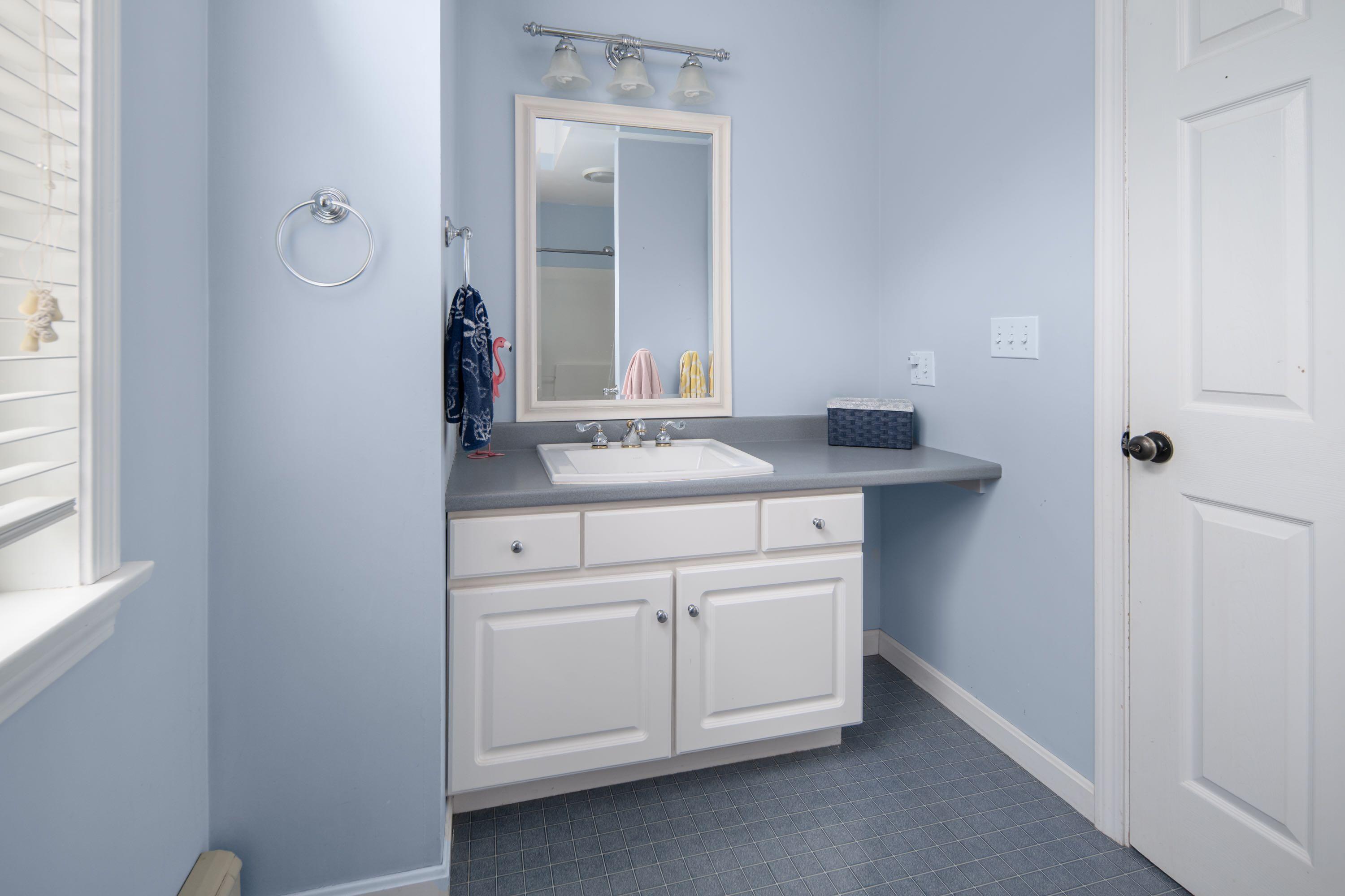 19 Hemlock Ridge Lane York, ME 03909 - Photo 30 of 44 Full Bath
