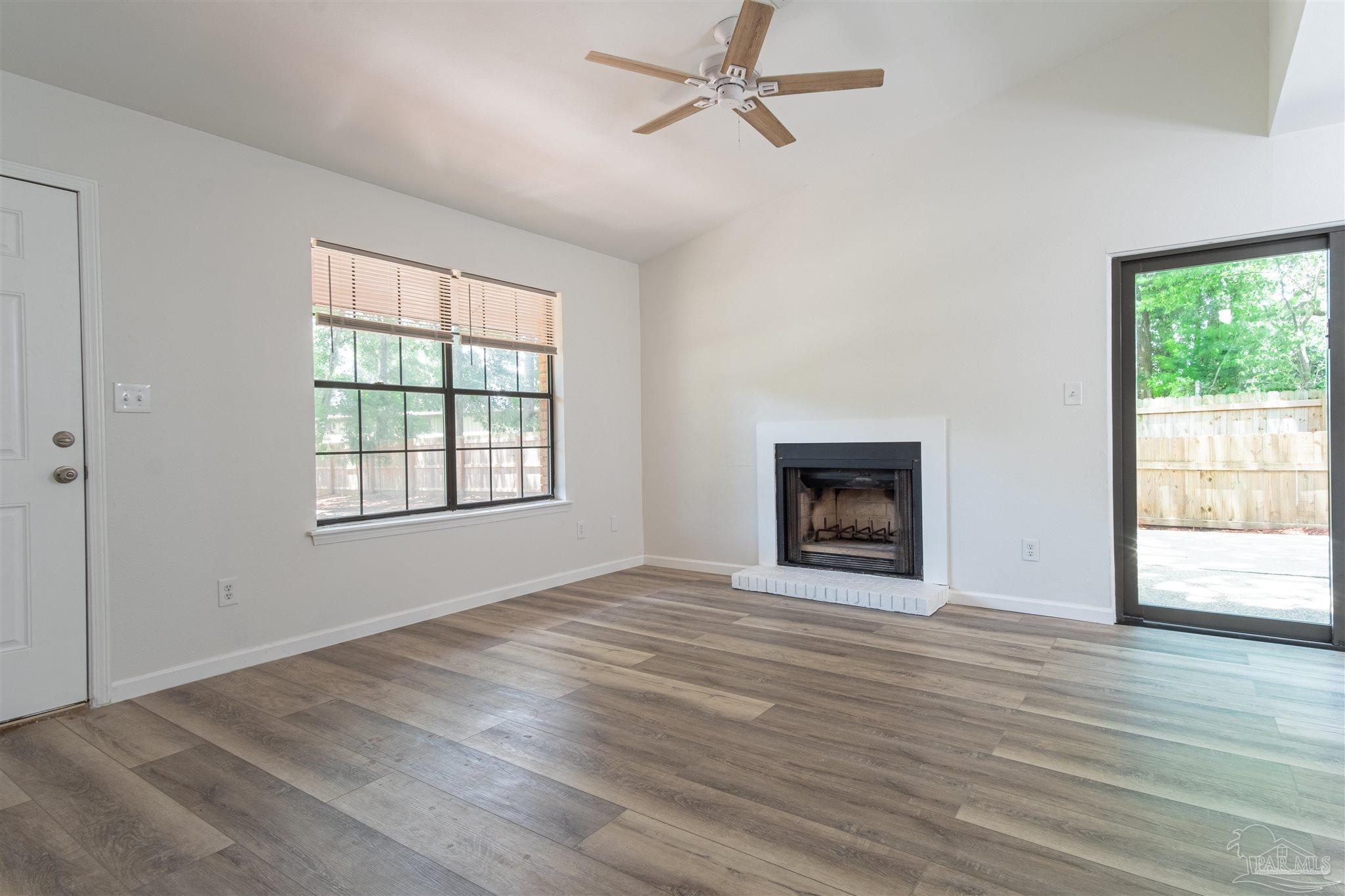 9345 Chisholm Road, Unit P4 Pensacola, FL 32514 - Photo 6 of 32