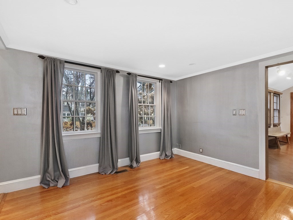 84 Craftsland Road Brookline, MA 02467 - Photo 3 of 30