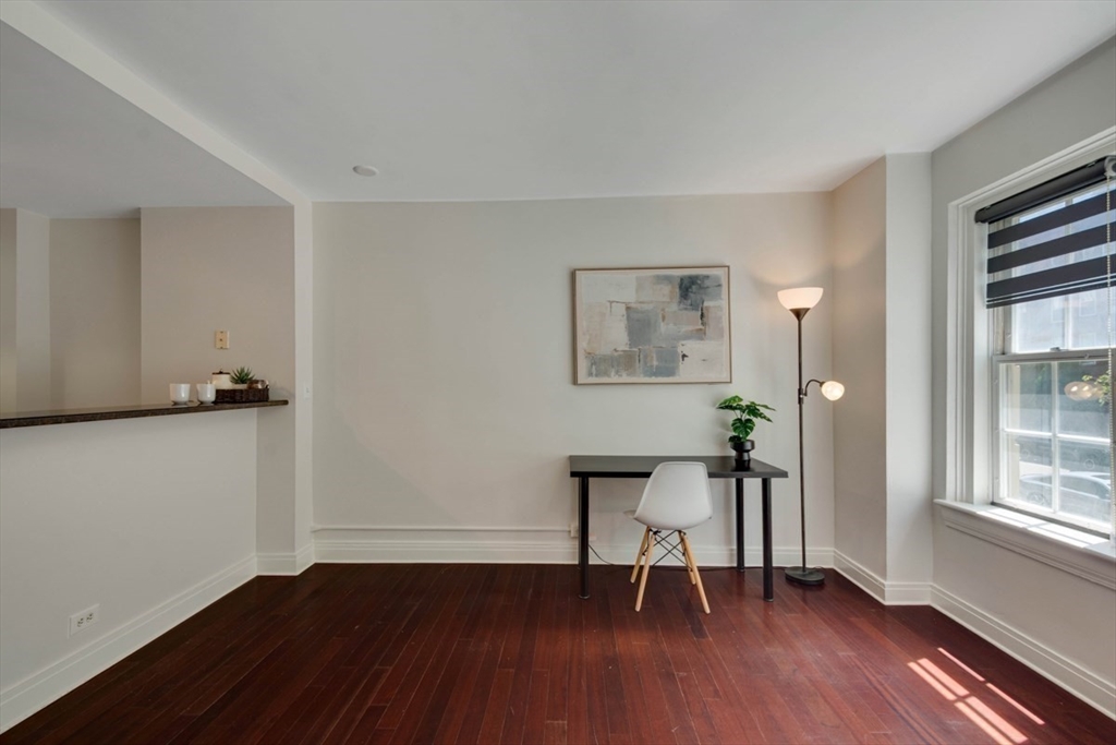 534 Beacon Street, Unit 203 Boston, MA 02215 - Photo 4 of 21