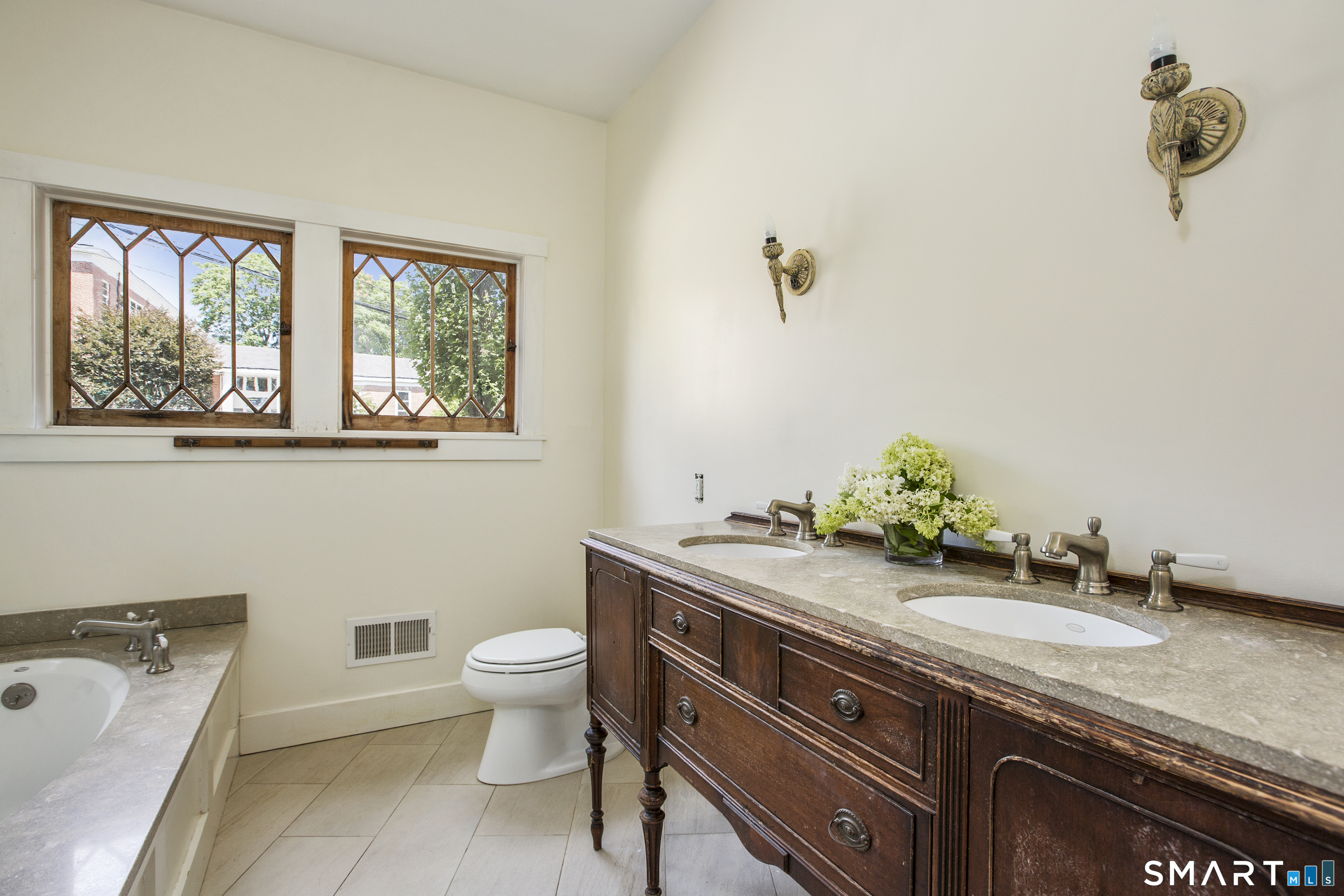 14 Burr Road Westport, CT 06880 - Photo 12 of 21