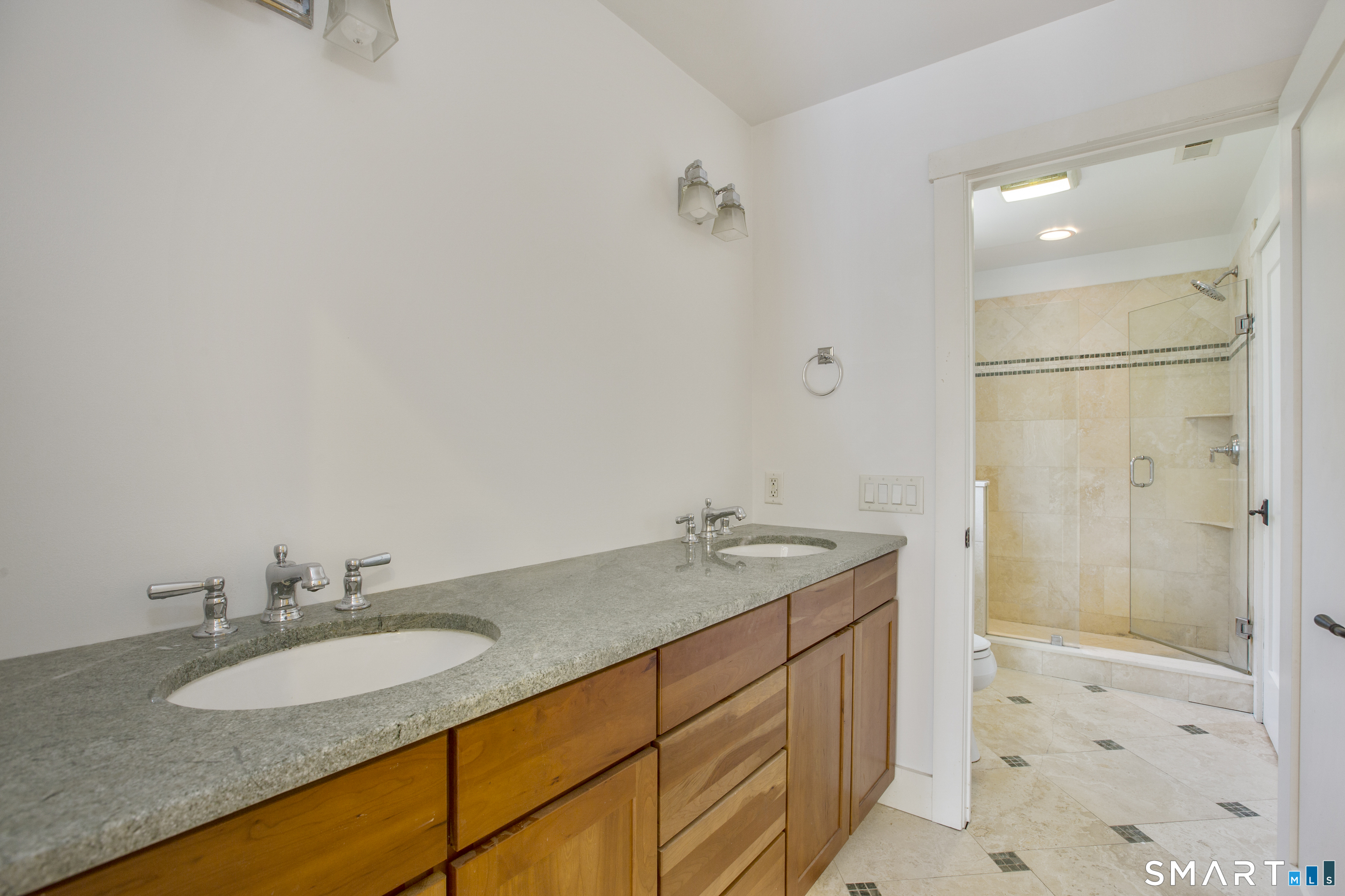 14 Burr Road Westport, CT 06880 - Photo 15 of 21