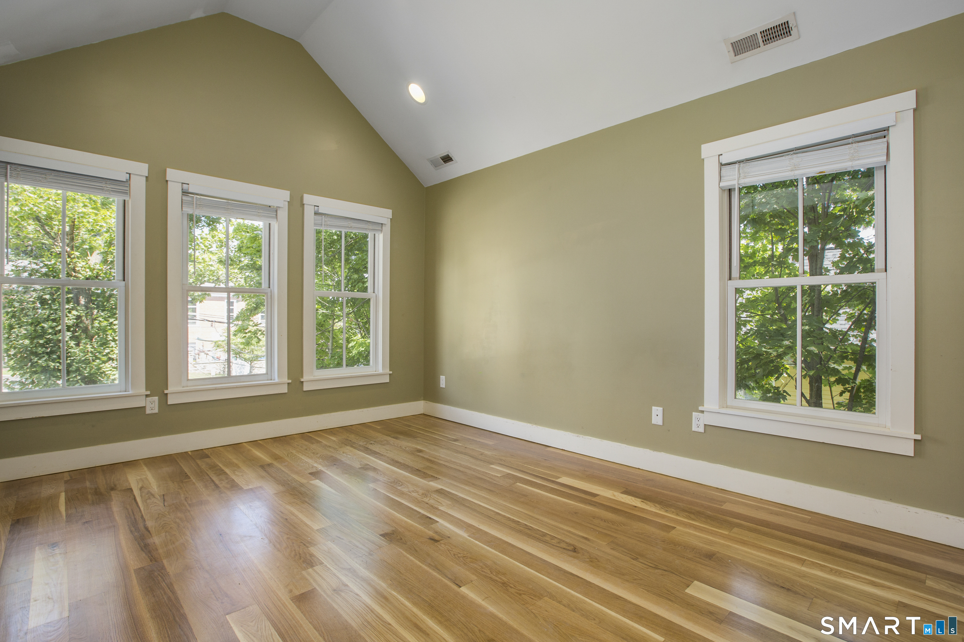 14 Burr Road Westport, CT 06880 - Photo 17 of 21