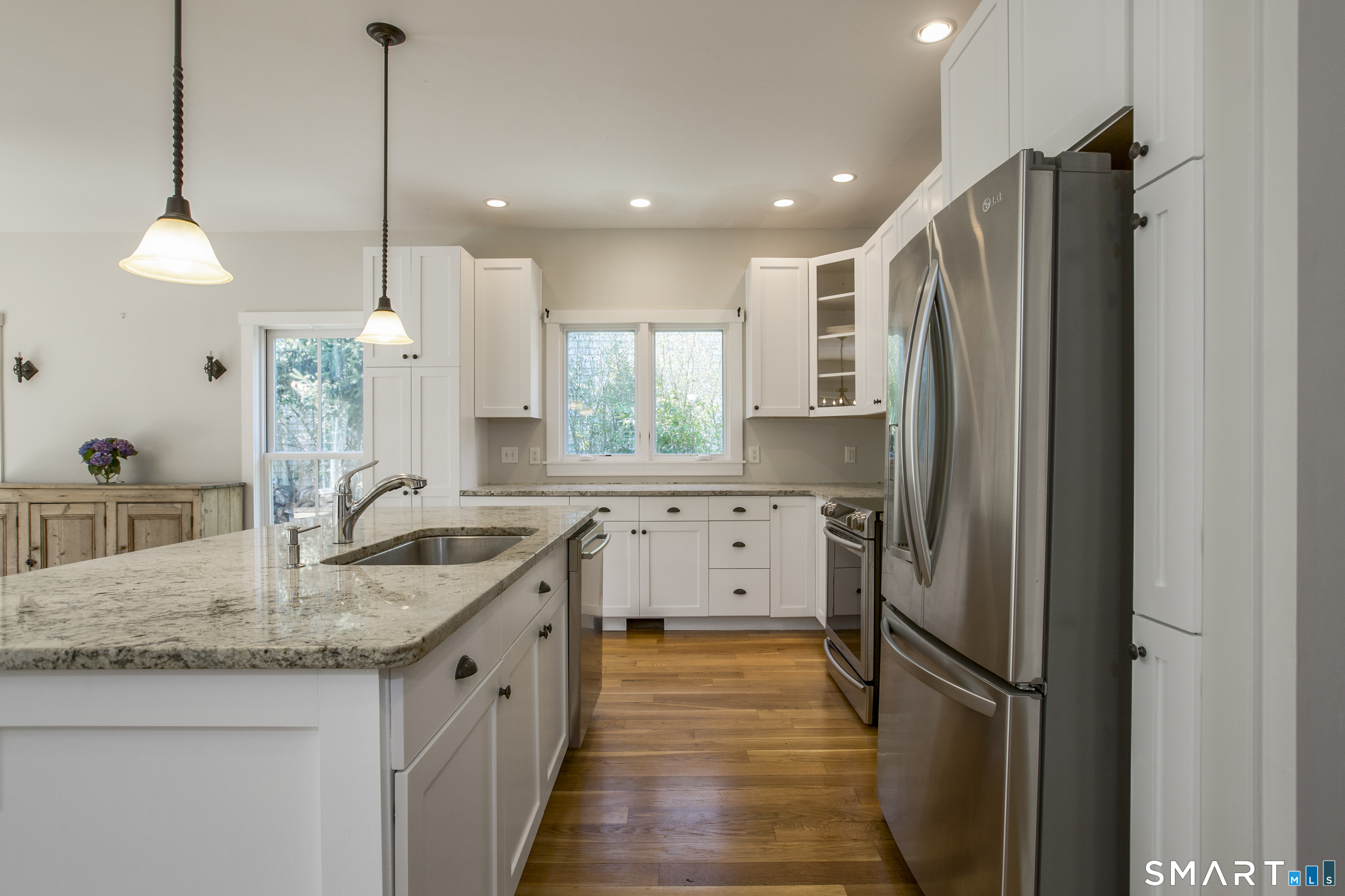 14 Burr Road Westport, CT 06880 - Photo 5 of 21