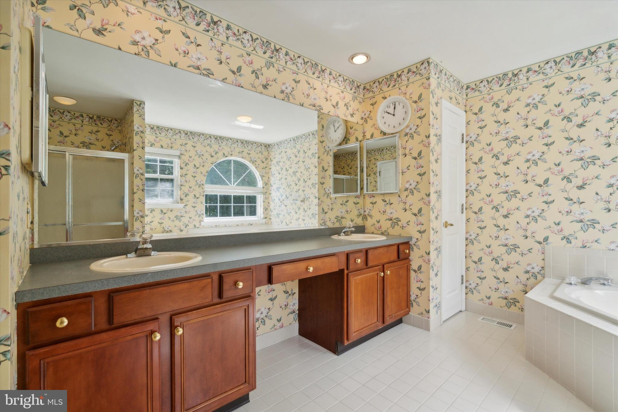 32 Dorothy Drive Sewell, NJ 08080 - Photo 23 of 40 Primary Bath