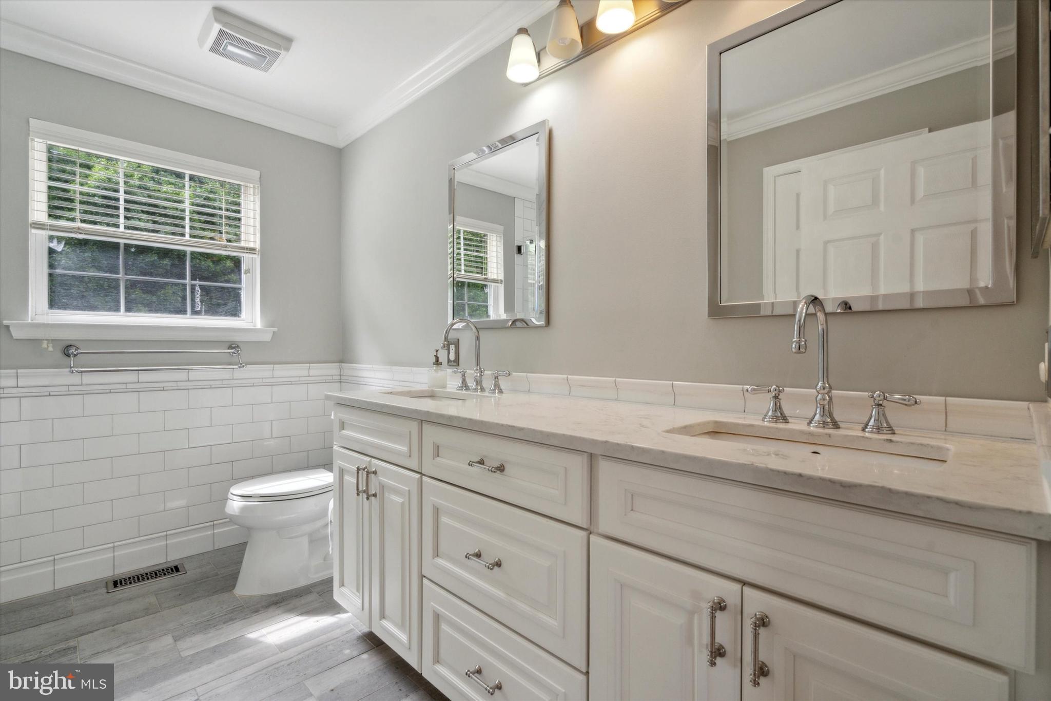 32 Dorothy Drive Sewell, NJ 08080 - Photo 25 of 40 Full Bath Upstairs