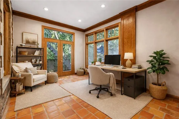 $499,000 | 6109 Fifth Avenue, Unit 2, Pittsburgh, PA 15232