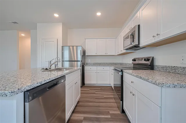 $2,050 | 8510 Ora Mdws Drive, Richmond, TX 77469