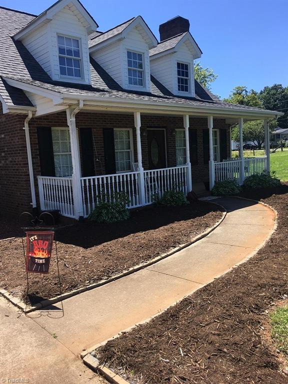 311 Athey Simmons Road Mount Airy, NC 27030 - Photo 3 of 25 Gallery Image 3