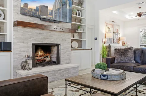 $925,000 | 308 Oak Plaza Cove, Georgetown, TX 78628