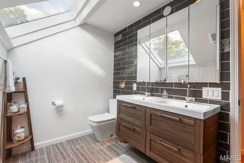 $385,000 | 6125 Marwinette Avenue, St. Louis, MO 63116