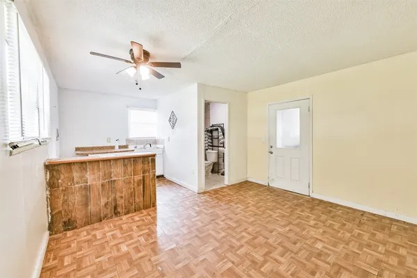 $209,000 | 1732 Highway 3, La Marque, TX 77568