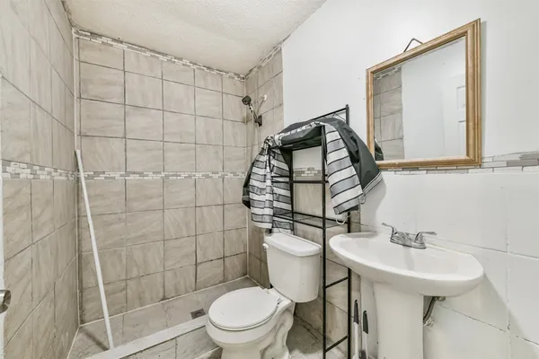 $209,000 | 1732 Highway 3, La Marque, TX 77568