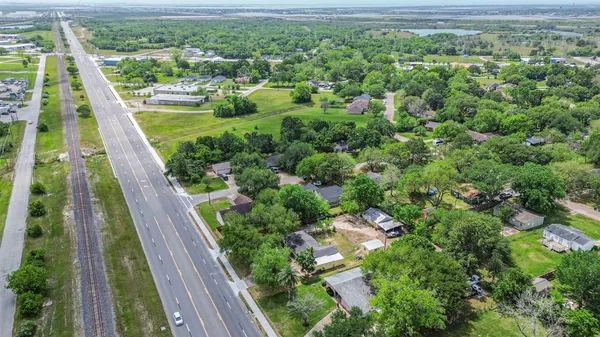 $209,000 | 1732 Highway 3, La Marque, TX 77568