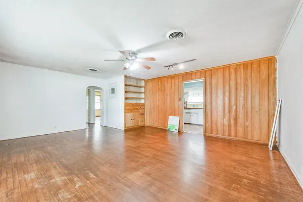 $209,000 | 1732 Highway 3, La Marque, TX 77568
