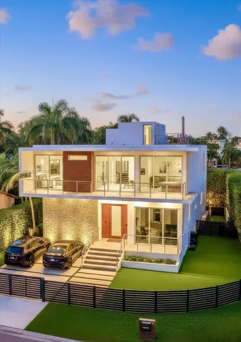 $7,000,000 | 201 Palm Avenue, Miami Beach, FL 33139