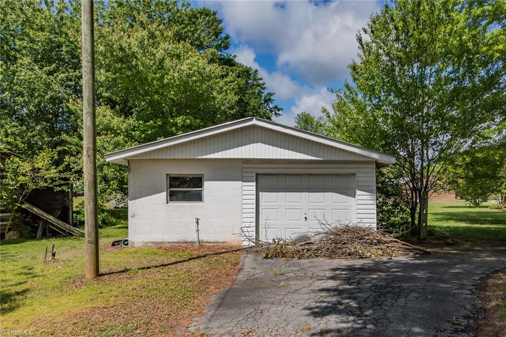 6001 Checker Road High Point, NC 27263 - Photo 3 of 30 Gallery Image 3