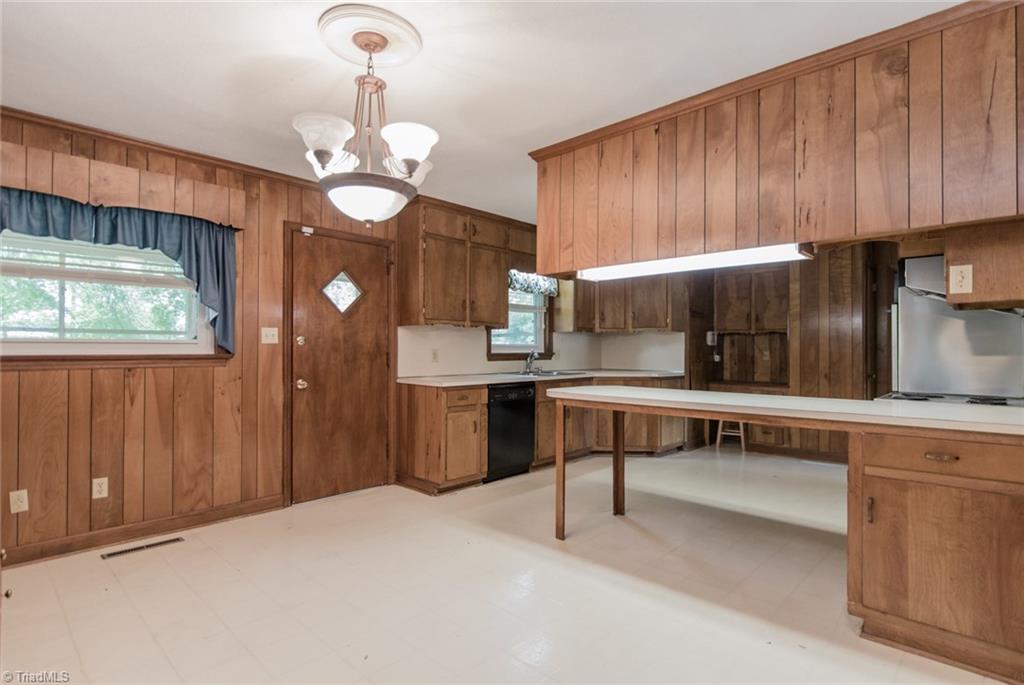 6001 Checker Road High Point, NC 27263 - Photo 7 of 30 Gallery Image 7
