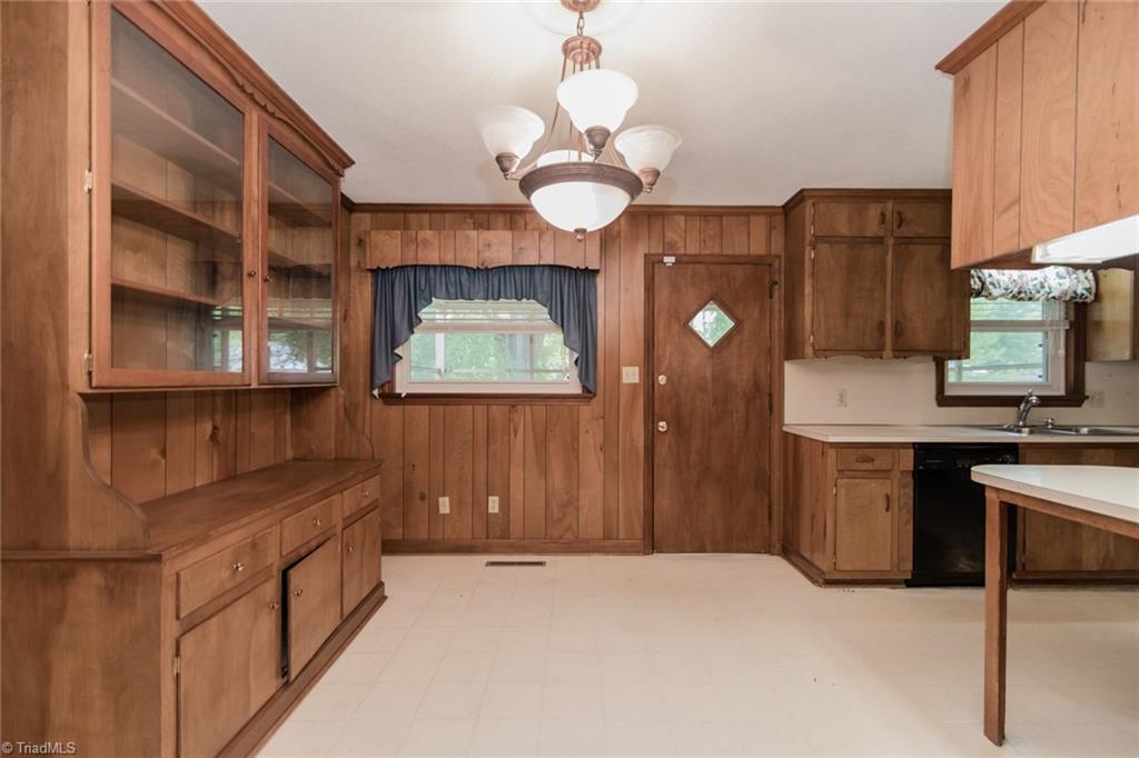 6001 Checker Road High Point, NC 27263 - Photo 8 of 30 Gallery Image 8