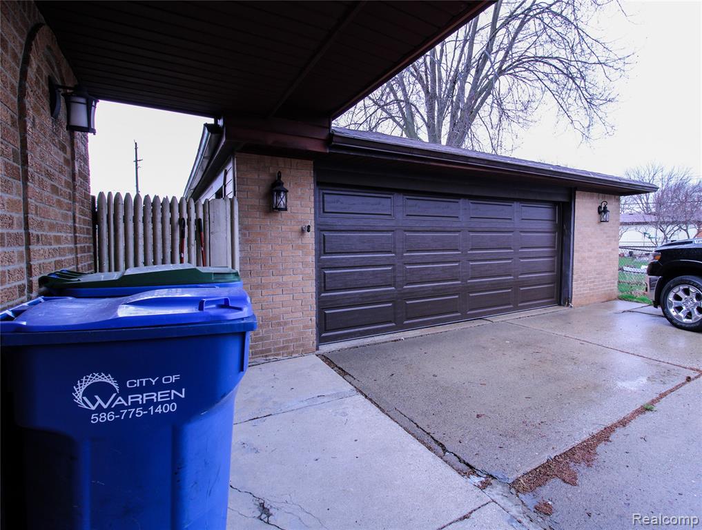 32792 Ridgefield Avenue Warren, MI 48088 - Photo 7 of 35 Gallery Image 7