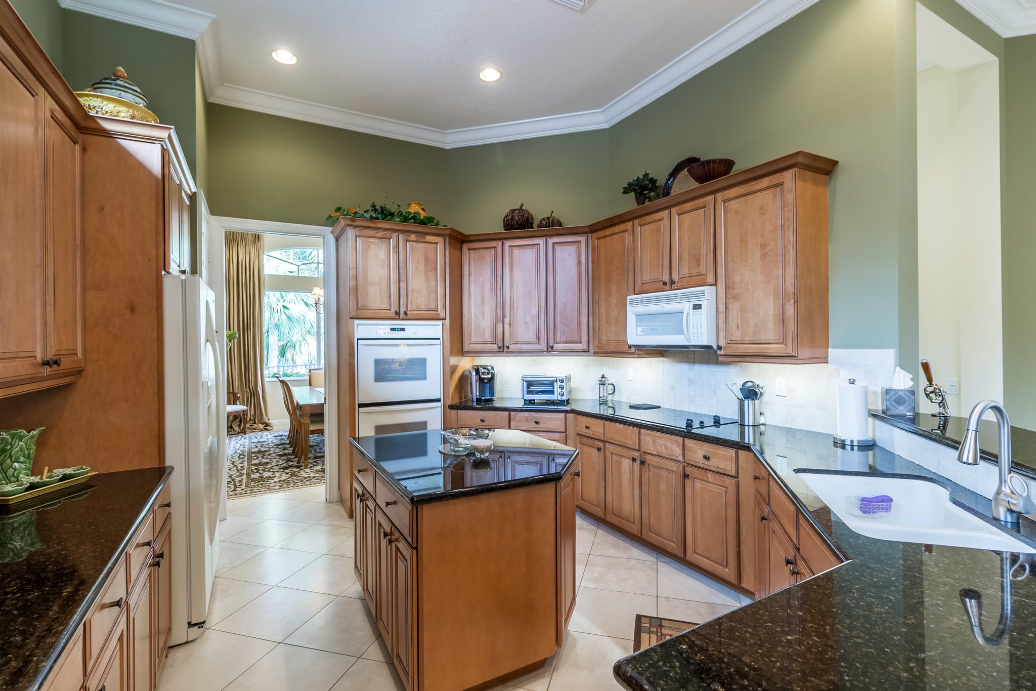 8816 Bally Bunion Road Port St. Lucie, FL 34986 - Photo 15 of 44 Kitchen
