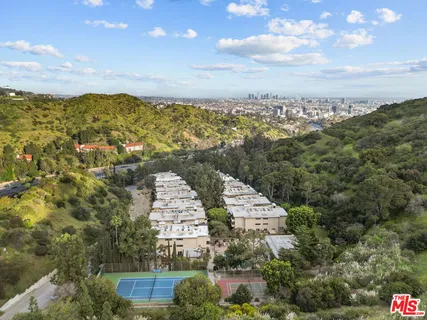 $628,000 | 6752 Hillpark Drive, Unit 202, Los Angeles, CA 90068