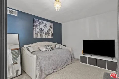 $628,000 | 6752 Hillpark Drive, Unit 202, Los Angeles, CA 90068
