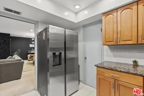 $628,000 | 6752 Hillpark Drive, Unit 202, Los Angeles, CA 90068