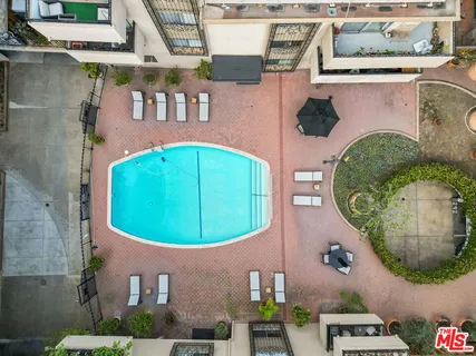 $628,000 | 6752 Hillpark Drive, Unit 202, Los Angeles, CA 90068