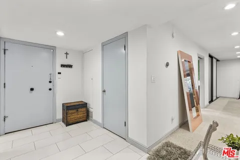 $628,000 | 6752 Hillpark Drive, Unit 202, Los Angeles, CA 90068