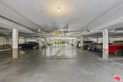 $628,000 | 6752 Hillpark Drive, Unit 202, Los Angeles, CA 90068