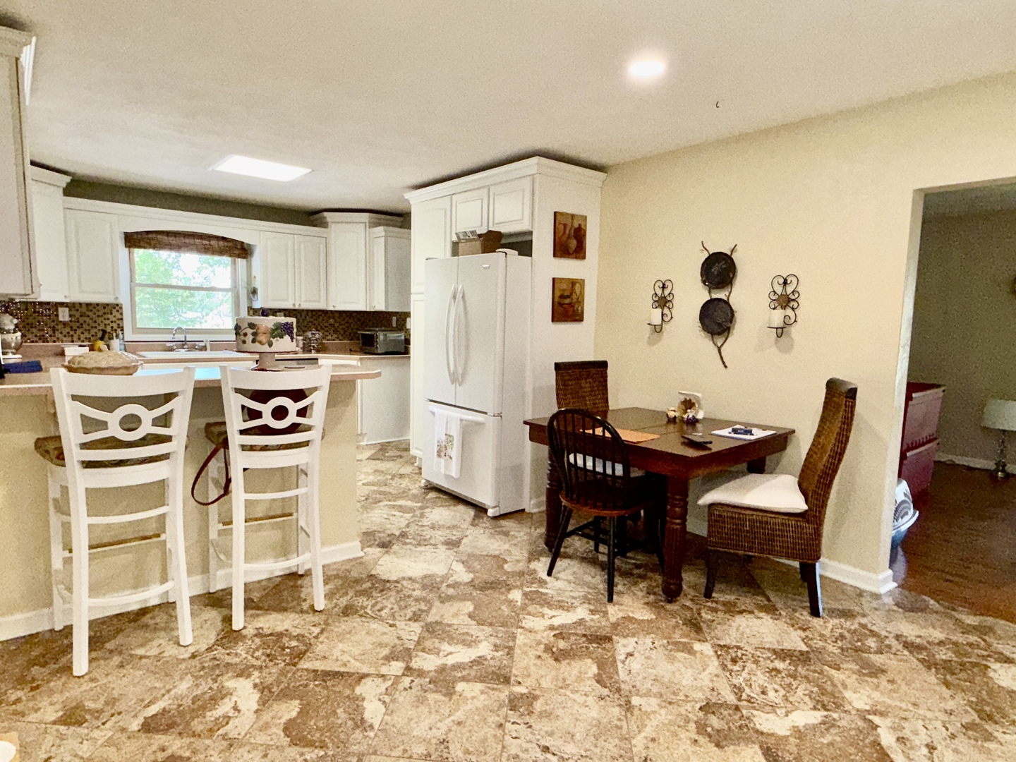 956 Country Club Road Metropolis, IL 62960 - Photo 9 of 48 a view of a dining room with furniture