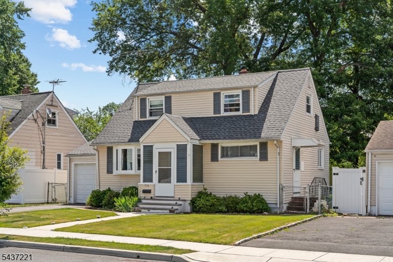 779 Hemlock Road Union, NJ 07083 - Photo 1 of 23