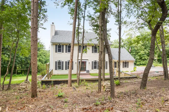 $769,000 | 487 Schraufnagel Drive, Erin, WI 53029