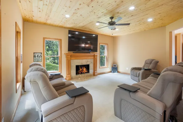 $769,000 | 487 Schraufnagel Drive, Erin, WI 53029