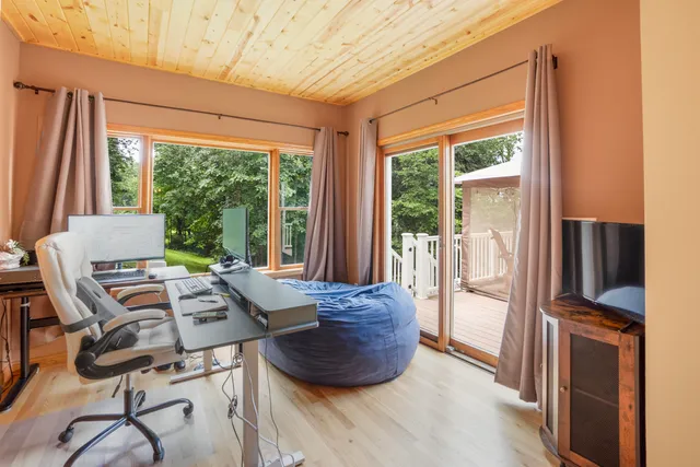 $769,000 | 487 Schraufnagel Drive, Erin, WI 53029