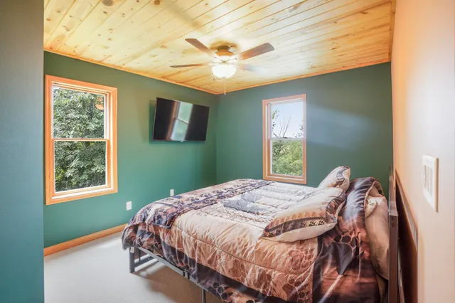 $769,000 | 487 Schraufnagel Drive, Erin, WI 53029