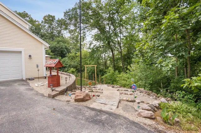 $769,000 | 487 Schraufnagel Drive, Erin, WI 53029