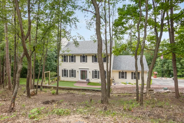 $769,000 | 487 Schraufnagel Drive, Erin, WI 53029