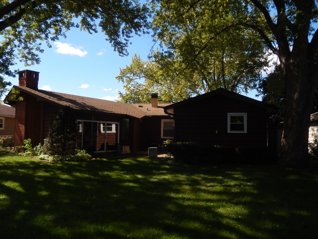 597 Nash Road Crystal Lake, IL 60014 - Photo 3 of 14