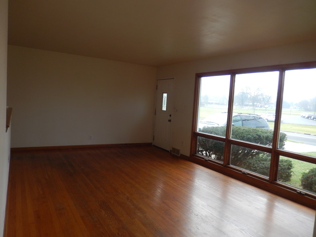 597 Nash Road Crystal Lake, IL 60014 - Photo 5 of 14