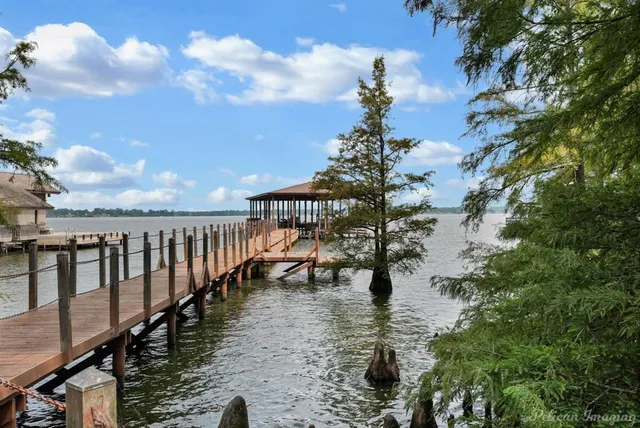 $399,000 | 5617 South Lakeshore Drive, Shreveport, LA 71119