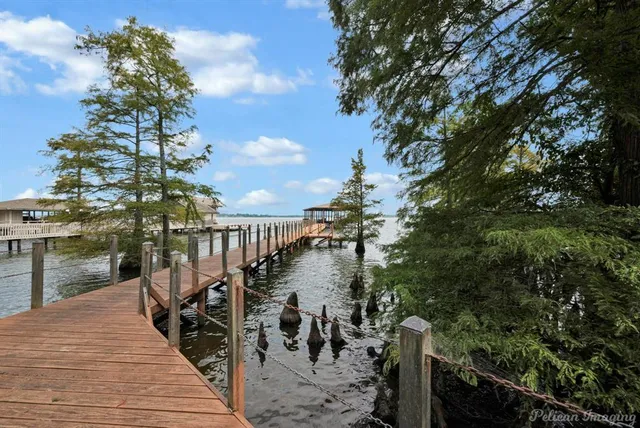 $399,000 | 5617 South Lakeshore Drive, Shreveport, LA 71119