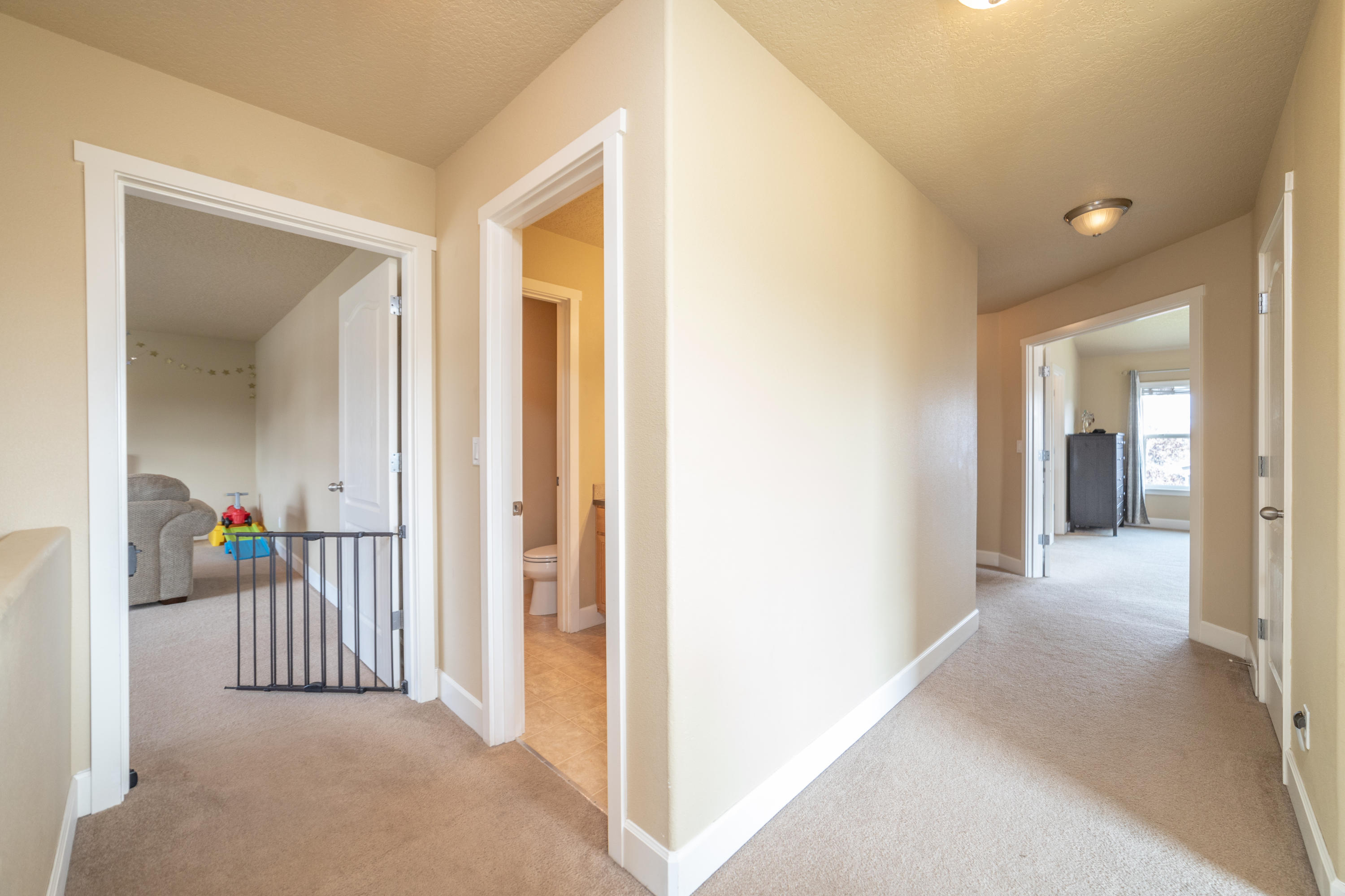 20754 Kilbourne Loop Bend, OR 97701 - Photo 19 of 45 PhotoMyListing-21