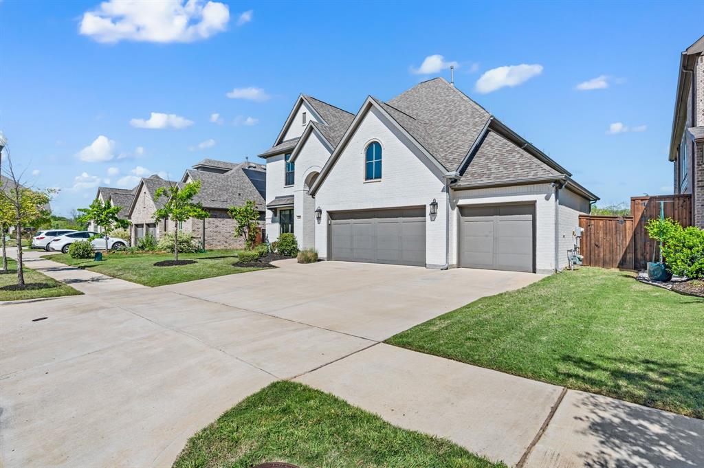 4209 Inverness Way Denton, TX 76210 - Photo 4 of 40 3.5 car garage